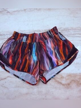 Lululemon Hotty Hot Short II 2”
Chroma Fusion Multi / Black